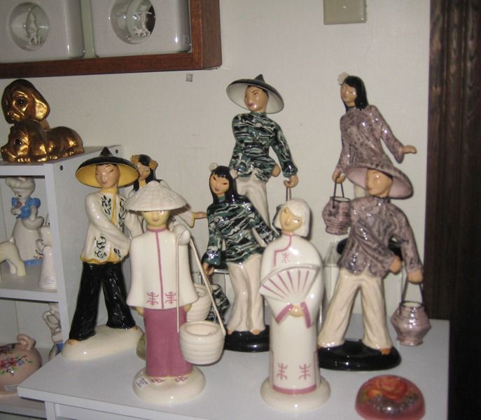 Hedi Schoop Chinese Couple with Buckets Hedi Schoop Chinese Couple with Buckets