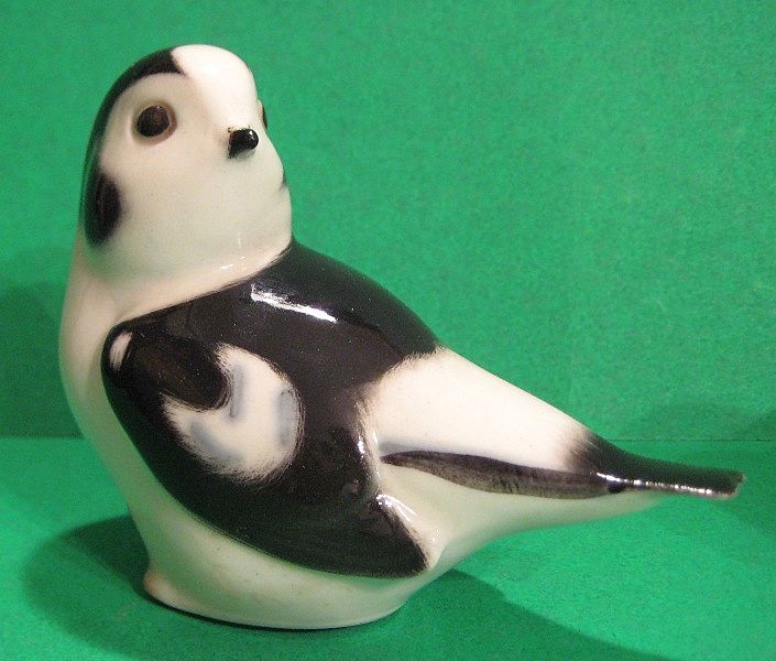 Lomonosov Porcelain Black & White Bird Lomonosov Porcelain Black & White Bird