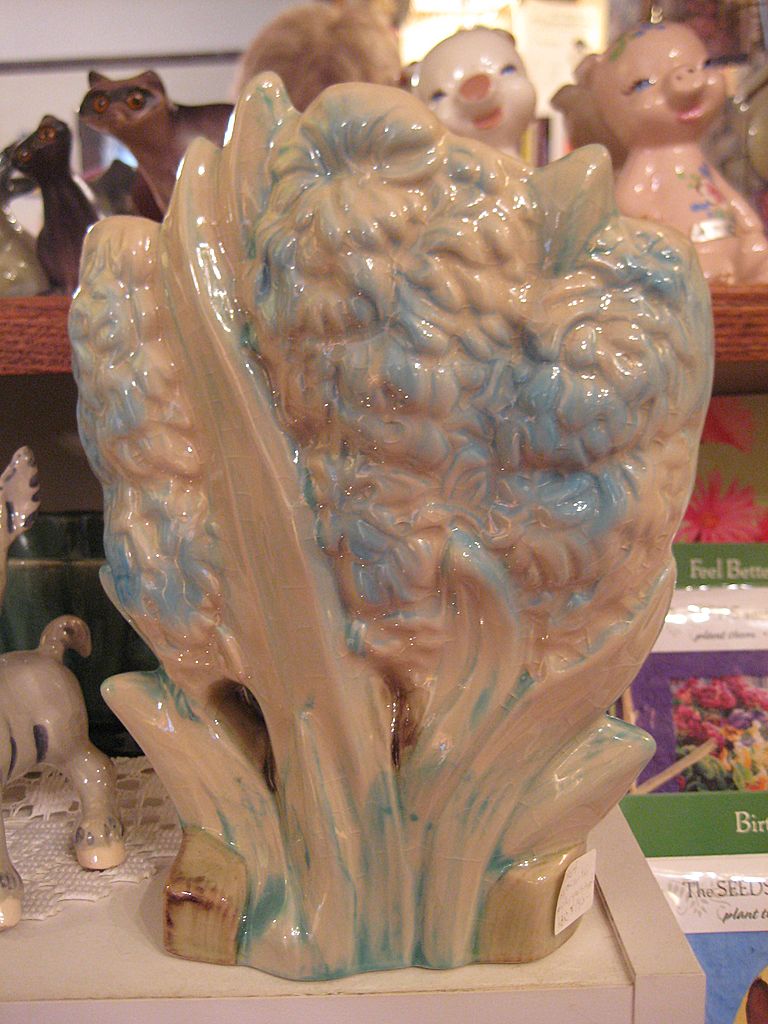 McCoy Hyacinth Flower Form Vase McCoy Hyacinth Flower Form Vase