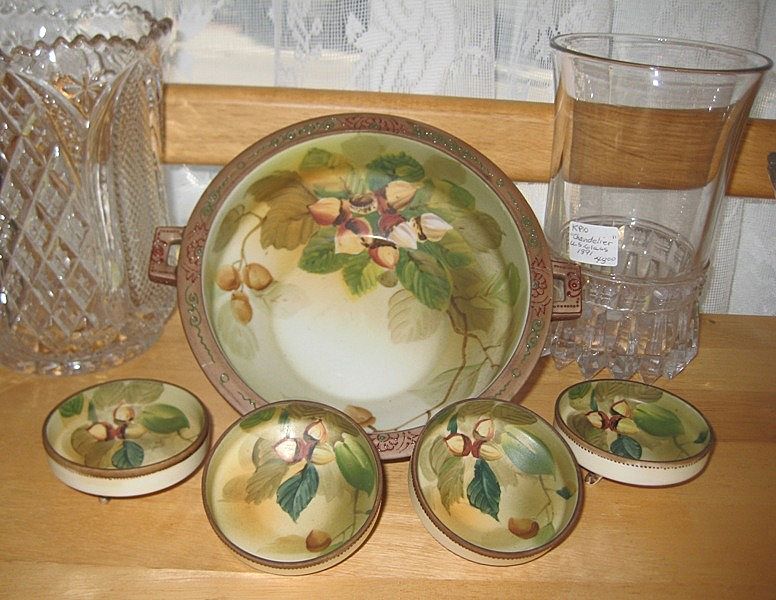 Nippon Acorn Nut Bowl Set Nippon Acorn Nut Bowl Set