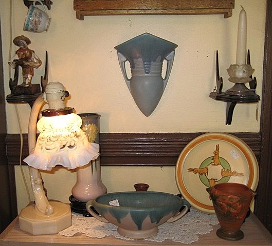 Roseville 1910 Carnelian I Wall Pocket light blue Roseville 1910 Carnelian I Wall Pocket light blue