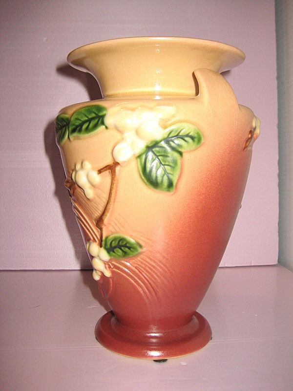 Roseville Snowberry 8" pink Vase Roseville Snowberry 8" pink Vase
