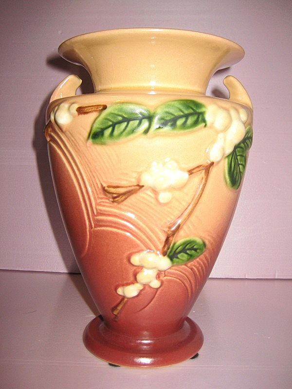 Roseville Snowberry 8" pink Vase Roseville Snowberry 8" pink Vase