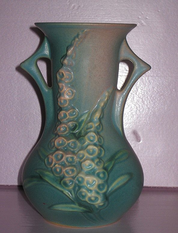 Roseville Foxglove Vase 6" green Roseville Foxglove Vase 6" green