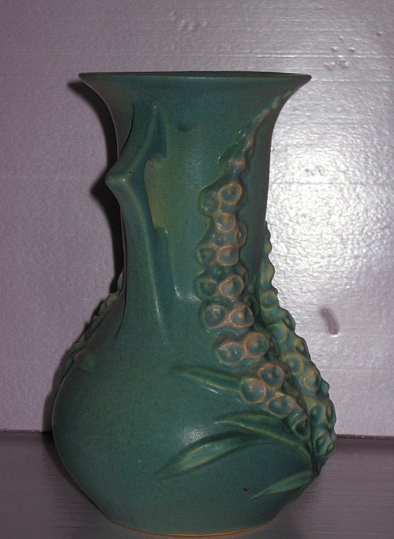 Roseville Foxglove Vase 6" green Roseville Foxglove Vase 6" green