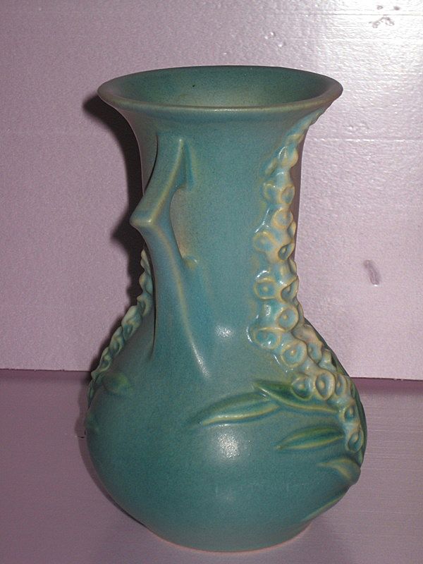 Roseville Foxglove Vase 6" green Roseville Foxglove Vase 6" green