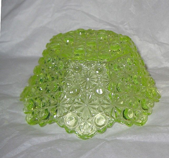 Daisy & Button Scalloped Edge Berry Bowls Daisy & Button Scalloped Edge Berry Bowls