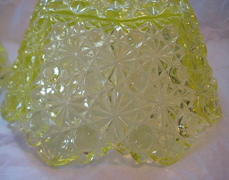 Daisy & Button Scalloped Edge Berry Bowls Daisy & Button Scalloped Edge Berry Bowls