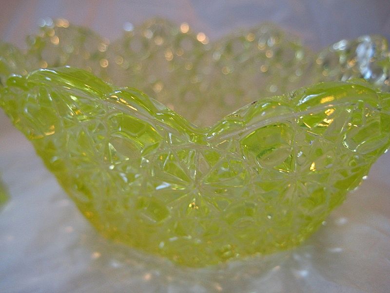 Daisy & Button Scalloped Edge Berry Bowls Daisy & Button Scalloped Edge Berry Bowls