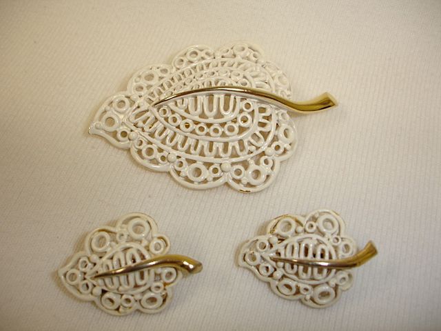 Vintage MONET Brooch and Earrings Set - MONET Demi Parure Jewelery Vintage MONET Brooch and Earrings Set - MONET Demi Parure Jewelery
