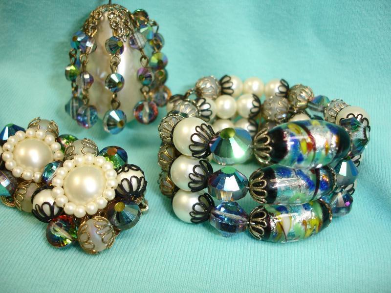 Vintage HOBE Glass Seed Bead and Faux Pearl Necklace and Earrings Set – Vintage Hobe Torsade Demi Parure Jewelry Vintage HOBE Glass Seed Bead and Faux Pearl Necklace and Earrings Set – Vintage Hobe Torsade Demi Parure Jewelry