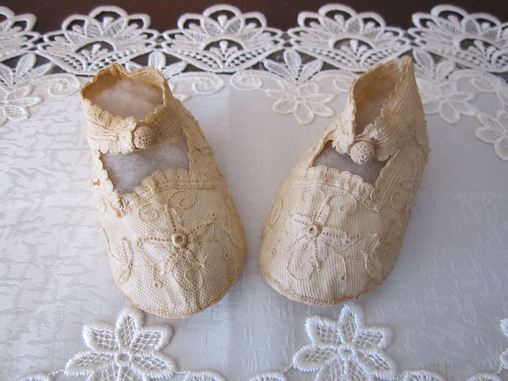 Beautiful Lace Shoes for Bebe! Beautiful Lace Shoes for Bebe!