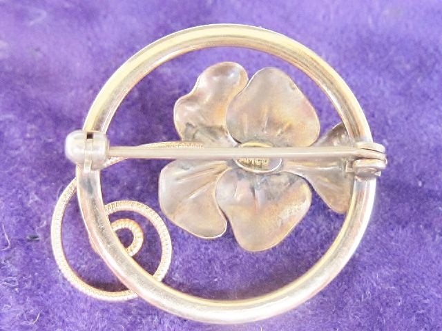 Very Exquisite "Amco" 1/20, 12K Gold-Filled, Circle Cultured Pearl Pin Very Exquisite "Amco" 1/20, 12K Gold-Filled, Circle Cultured Pearl Pin