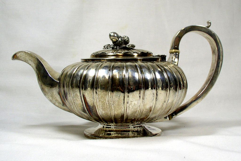 Rare Antique Sterling Silver Teapot w/ Acorn Finial – London, Circa 1824 Rare Antique Sterling Silver Teapot w/ Acorn Finial – London, Circa 1824
