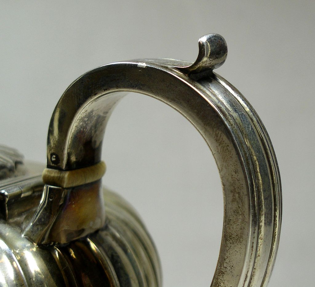 Rare Antique Sterling Silver Teapot w/ Acorn Finial – London, Circa 1824 Rare Antique Sterling Silver Teapot w/ Acorn Finial – London, Circa 1824