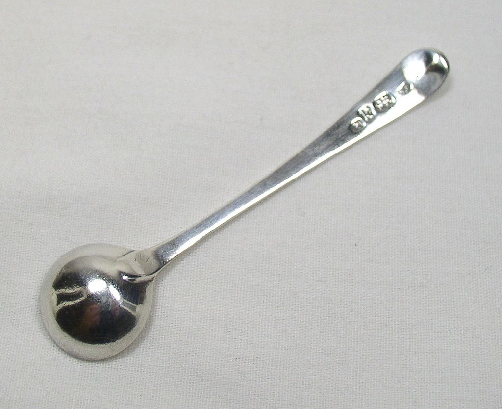 Antique Sterling Silver English Mustard Spoon / Condiment Spoon – George Young, 1785 Antique Sterling Silver English Mustard Spoon / Condiment Spoon – George Young, 1785