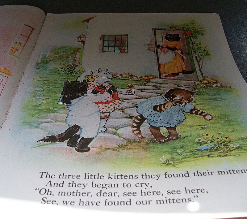 Wonderful Linen Childrens Book "Three Little Kitten" Wonderful Linen Childrens Book "Three Little Kitten"