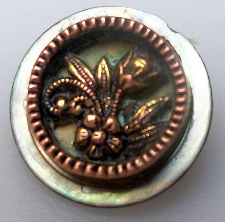 Button Small Mother of Pearl and Brass Floral Button Small Mother of Pearl and Brass Floral