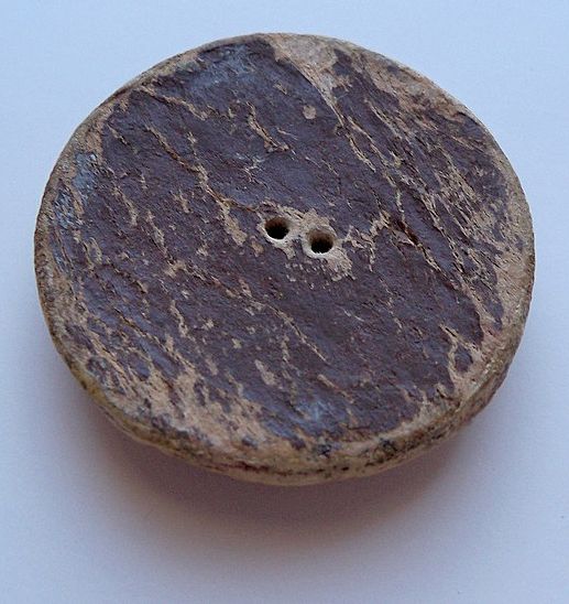 Burwood Tan Button of Two Terriers Burwood Tan Button of Two Terriers