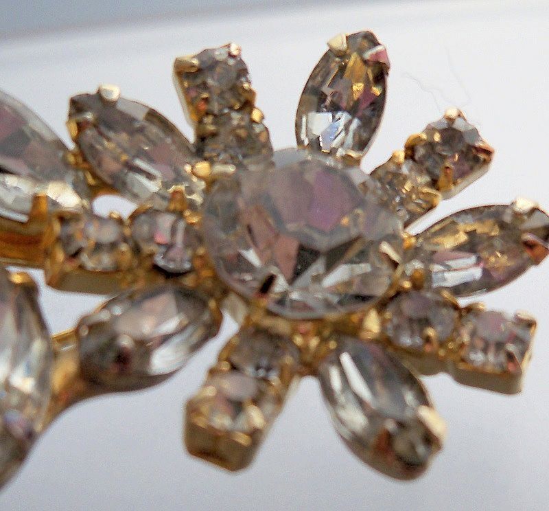 Clear Rhinestone Brooch Daisy Flower and Spray of Rhinestones Clear Rhinestone Brooch Daisy Flower and Spray of Rhinestones