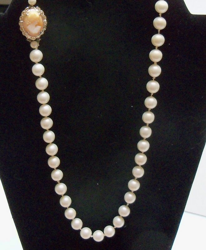 Necklace of Faux Pearls with Lady Cameo Clasp Necklace of Faux Pearls with Lady Cameo Clasp