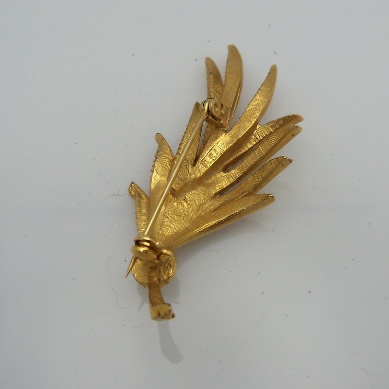 Sphinx marked gold metal fern brooch Sphinx marked gold metal fern brooch