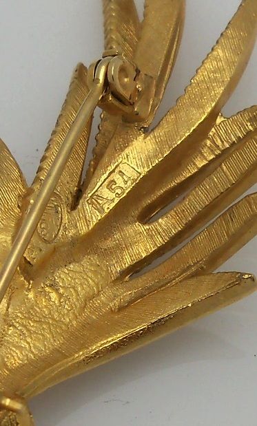Sphinx marked gold metal fern brooch Sphinx marked gold metal fern brooch