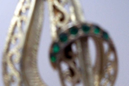 Openwork Leaf Brooch Highlighted Tiny Green Stones Openwork Leaf Brooch Highlighted Tiny Green Stones
