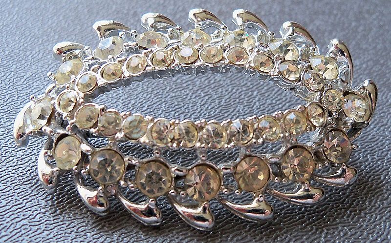Oval Multi Shaped Clear Rhinestone Brooch Oval Multi Shaped Clear Rhinestone Brooch