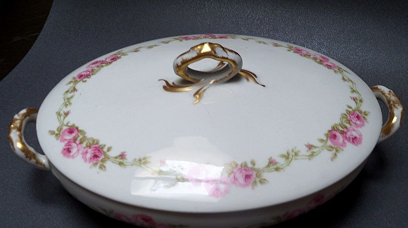 Limoges Covered Vegetable Casserole Dish Limoges Covered Vegetable Casserole Dish