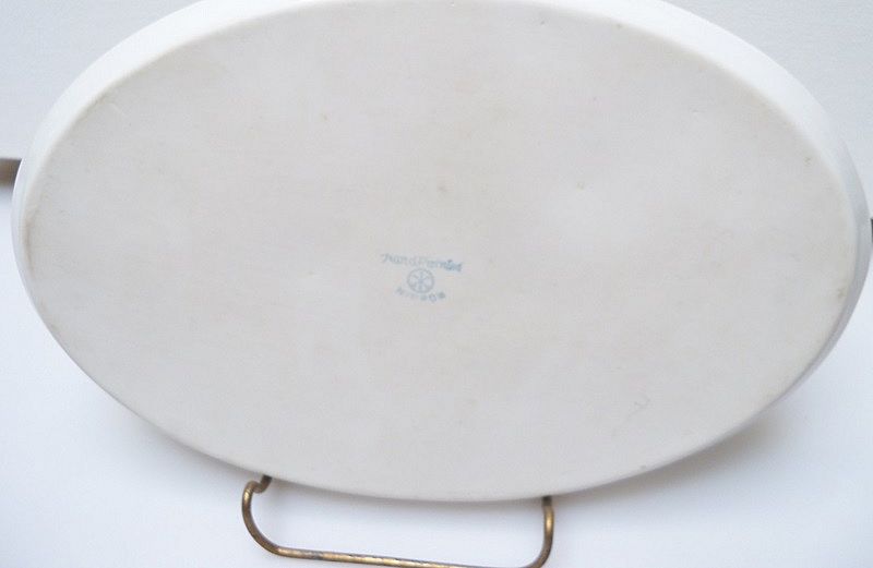 Nippon Oval White Vanity Tray Nippon Oval White Vanity Tray