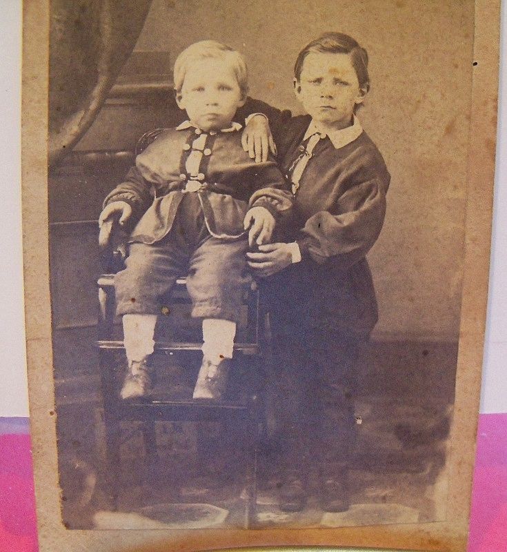 Lot of 5 studio photos of children Lot of 5 studio photos of children