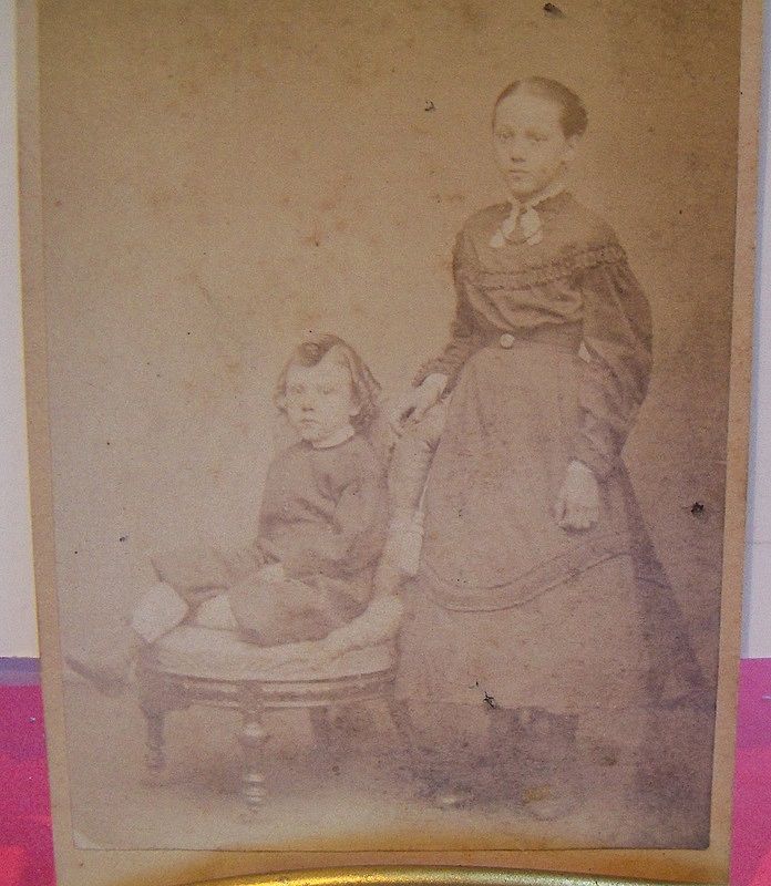 Lot of 5 studio photos of children Lot of 5 studio photos of children