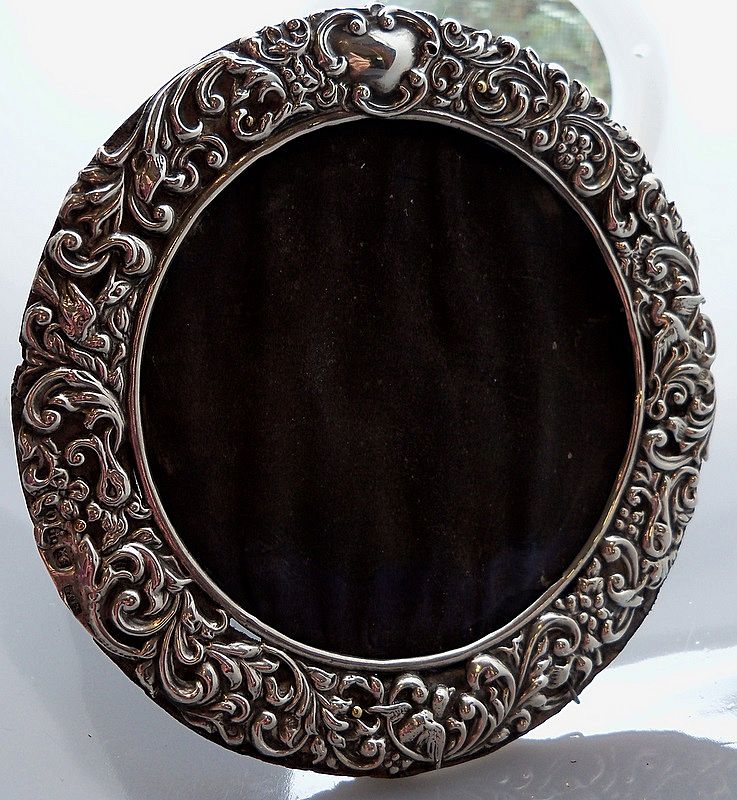 English Sterling Round Ornate Picture Frame English Sterling Round Ornate Picture Frame