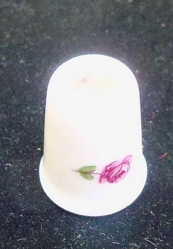 Dainty Limoges Porcelain Floral Thimble Dainty Limoges Porcelain Floral Thimble