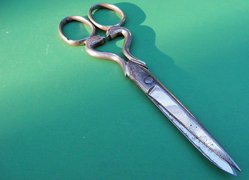 Figural Cobra Shank Scissors with Unusual Bow Placement Figural Cobra Shank Scissors with Unusual Bow Placement