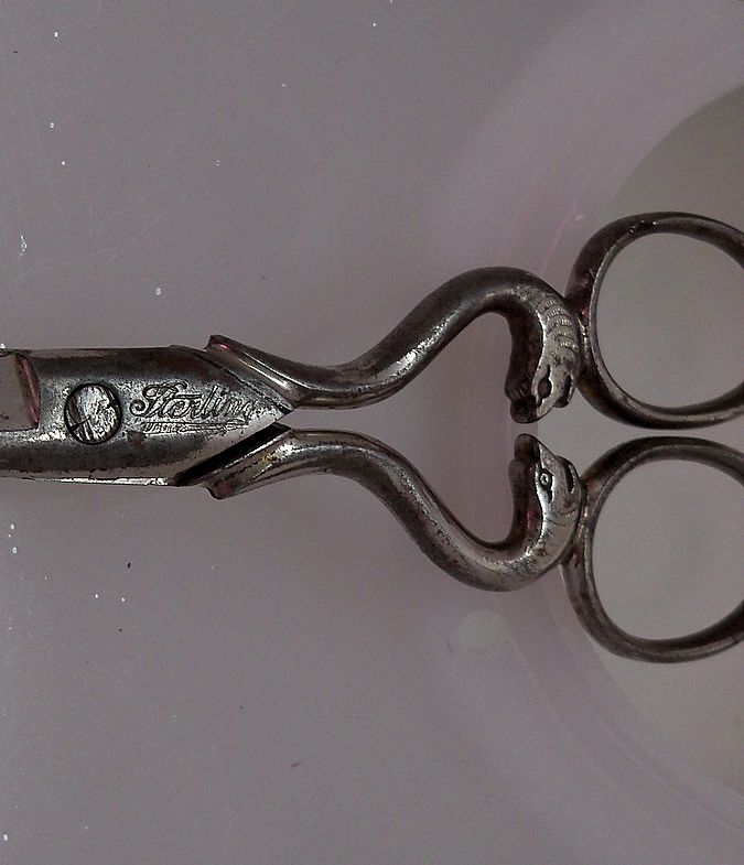Figural Cobra Shank Scissors with Unusual Bow Placement Figural Cobra Shank Scissors with Unusual Bow Placement