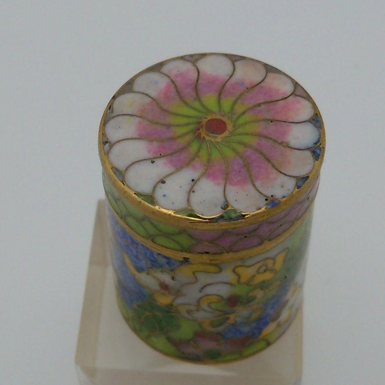 Cloisonne Modern Thimble Holder Cloisonne Modern Thimble Holder