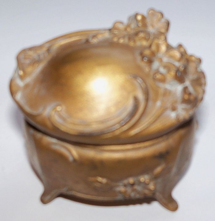 Gold painted ring box with original interior Gold painted ring box with original interior