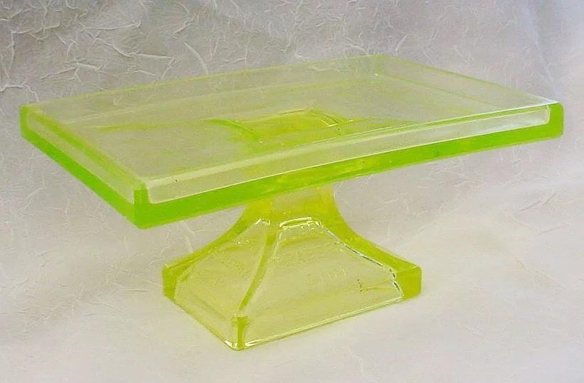 Rare Vaseline Clark Teaberry Gum Pedestal Display Stand Rare Vaseline Clark Teaberry Gum Pedestal Display Stand