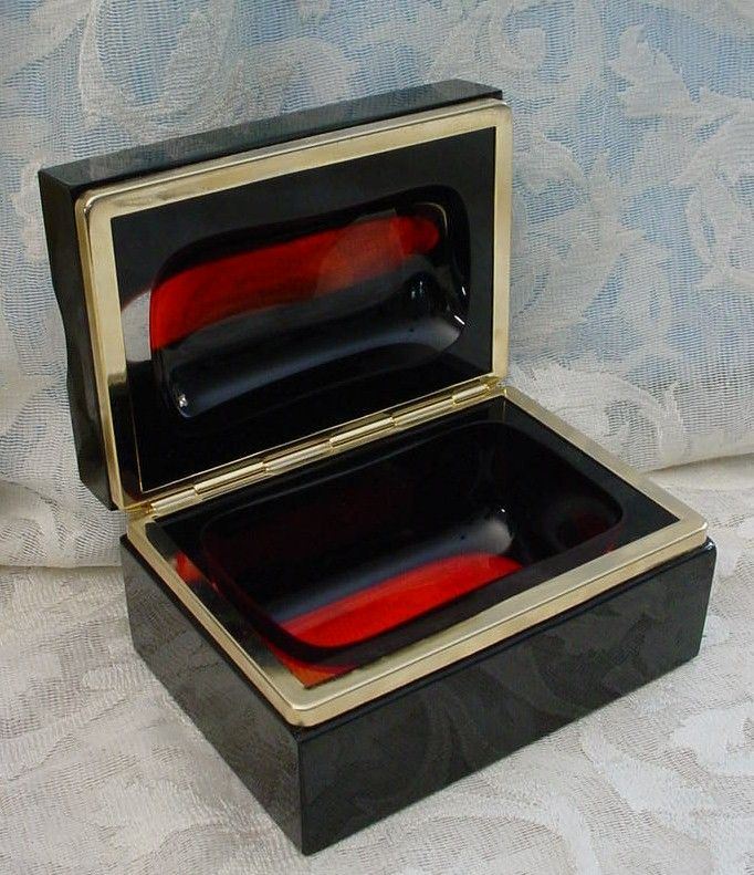 Outstanding Murano Ruby Hinged Box "Terrific Shape!" Outstanding Murano Ruby Hinged Box "Terrific Shape!"