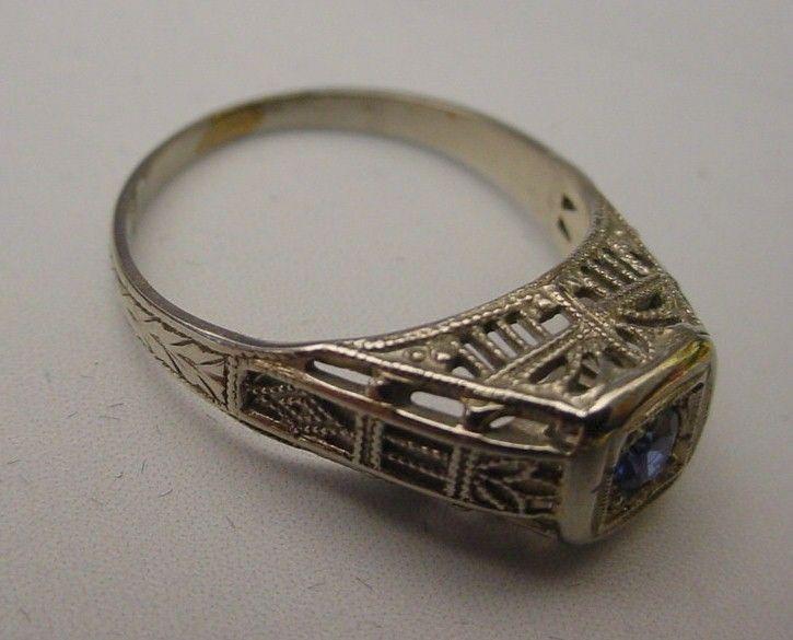 Beautiful 18Karat Sapphire and Filigree Ring. Circa 1900 Beautiful 18Karat Sapphire and Filigree Ring. Circa 1900