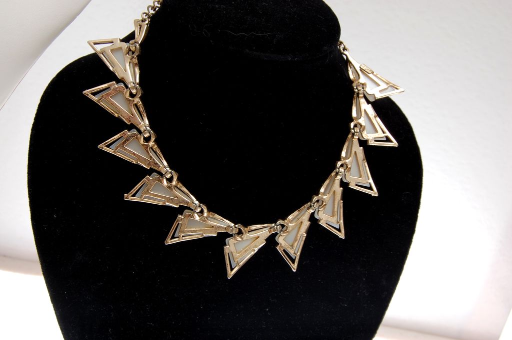 ART Lucite or Thermoset Necklace and Earring Set ART Lucite or Thermoset Necklace and Earring Set
