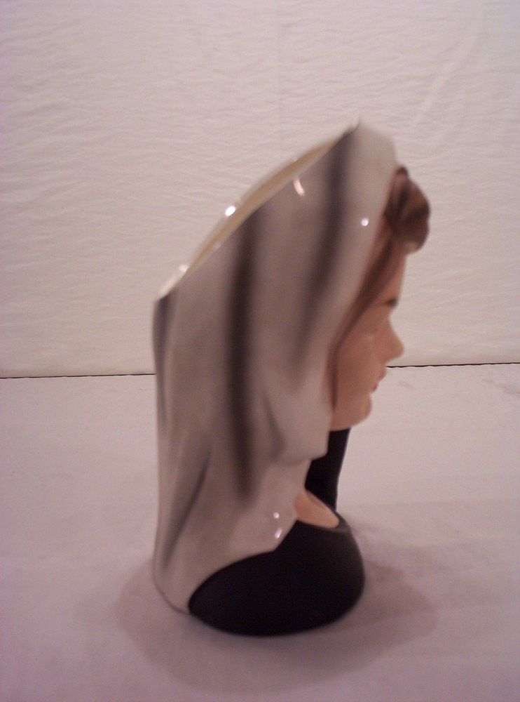 1964 Jackie Kennedy Head Vase Inarco E-1852 1964 Jackie Kennedy Head Vase Inarco E-1852