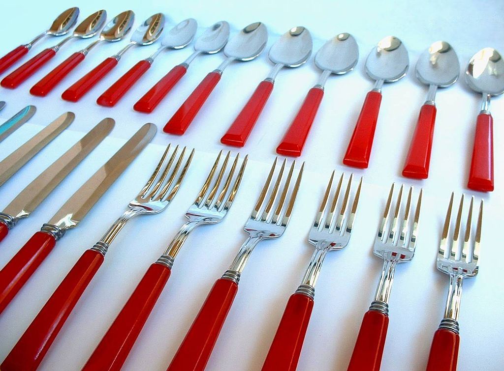 FINEST Vintage BAKELITE Kitchenware Flatware Set In Box 24 Pieces ROYAL BRAND Signed - MINT! FINEST Vintage BAKELITE Kitchenware Flatware Set In Box 24 Pieces ROYAL BRAND Signed - MINT!