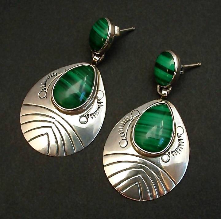 SIGNED BEGAY Vintage NATIVE American Earrings Navajo Sterling Silver Malachite Gemstone Stampwork c.1970's! SIGNED BEGAY Vintage NATIVE American Earrings Navajo Sterling Silver Malachite Gemstone Stampwork c.1970's!