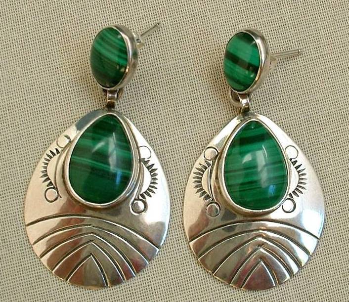 SIGNED BEGAY Vintage NATIVE American Earrings Navajo Sterling Silver Malachite Gemstone Stampwork c.1970's! SIGNED BEGAY Vintage NATIVE American Earrings Navajo Sterling Silver Malachite Gemstone Stampwork c.1970's!