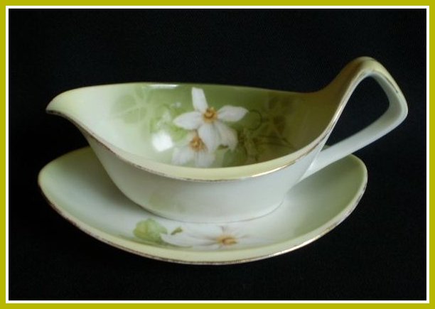 R S Tillowitz Silesia "Clematis" Gravy Boat and Underplate R S Tillowitz Silesia "Clematis" Gravy Boat and Underplate