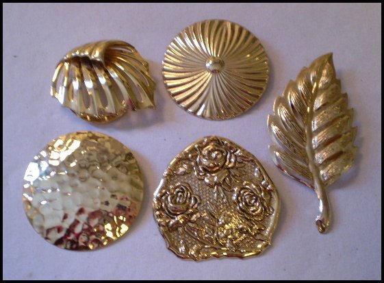 Lot of Five Goldtone Scarf/Dress Clips Lot of Five Goldtone Scarf/Dress Clips