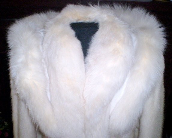 Full Length White Mink Fur Coat with Detachable Mink Hood Full Length White Mink Fur Coat with Detachable Mink Hood